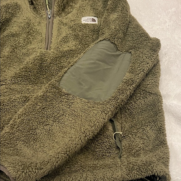 The North Face Forest Green Sherpa Pullover - Picture 2 of 3